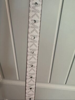 Michael Kors White/Gray Signature Logo Belt
